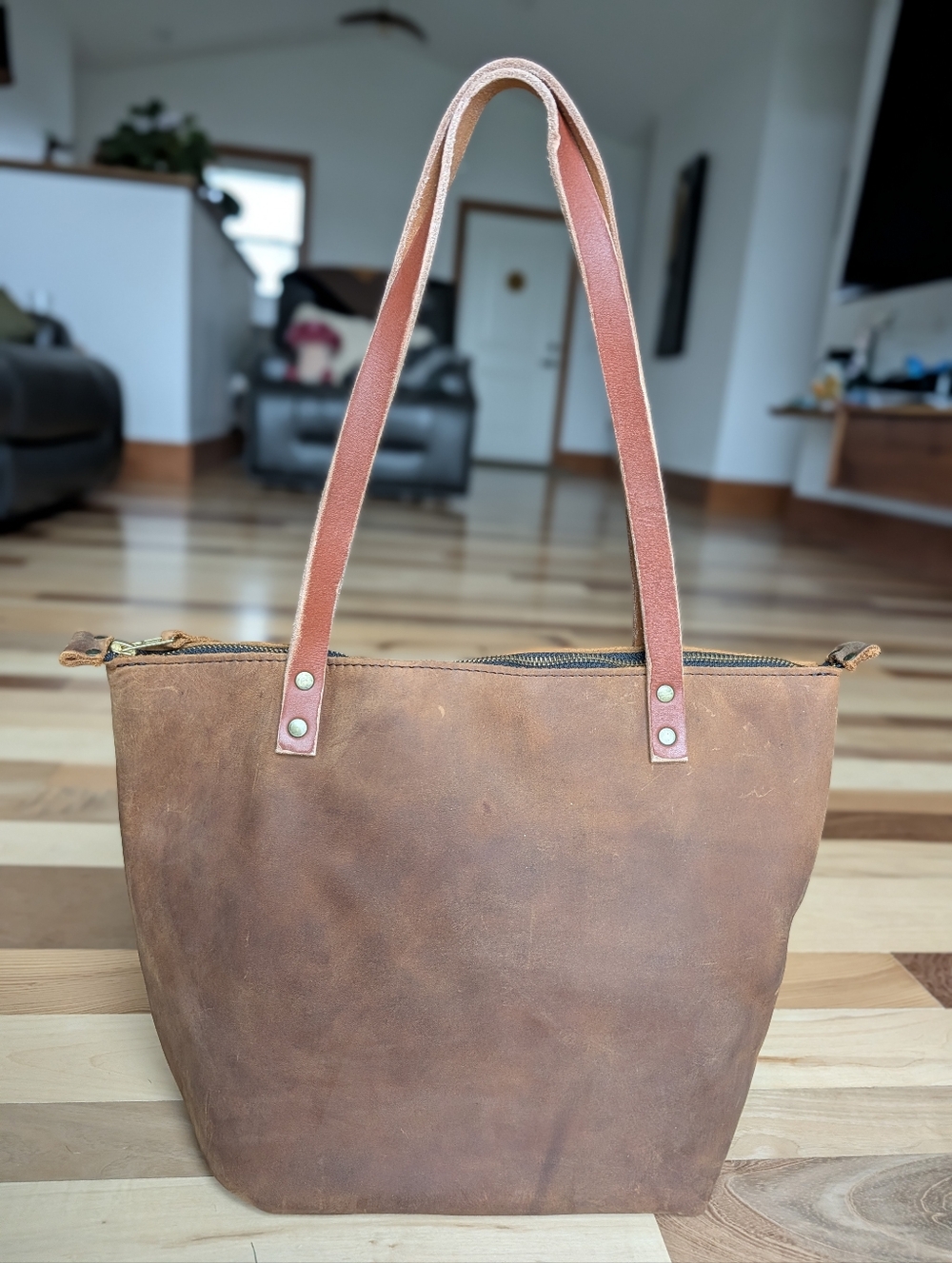 Portland Leather Canyon Medium Zipped Tote Bag - Picture 2 of 8
